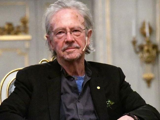 Nobel Edebiyat Ödülü'nün Peter Handke'ye verilmesine tepki yağıyor