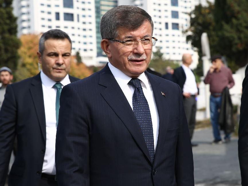 Ahmet Davutoğlu'nun partisinin ismi belli oldu: Gelecek Partisi!