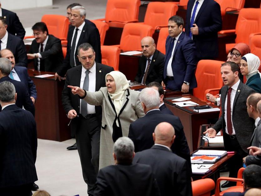 Meclis'te yeğen Öcalan gerilimi!