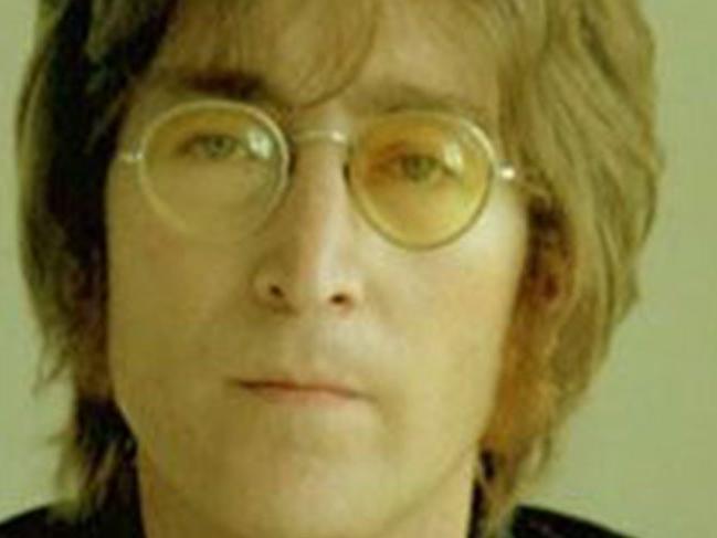 John Lennon'un gözlükleri 170 bin euroya satıldı