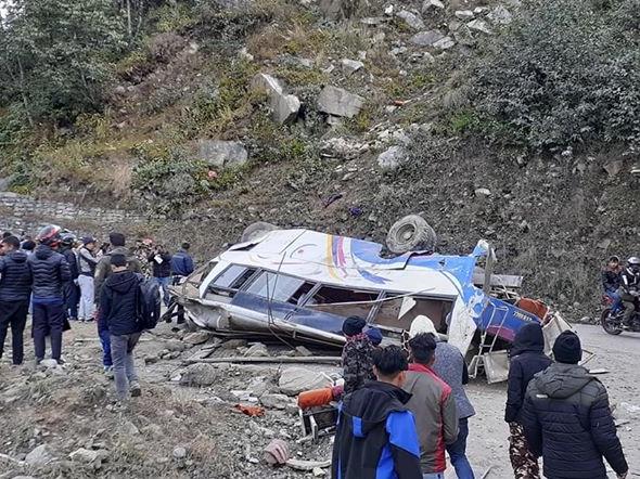 Ülke yasta: Otobüs kazasında 14 kişi öldü