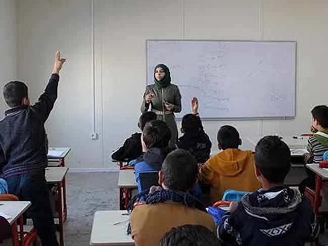 Adana'da 830 Suriyeli öğretmen atandı