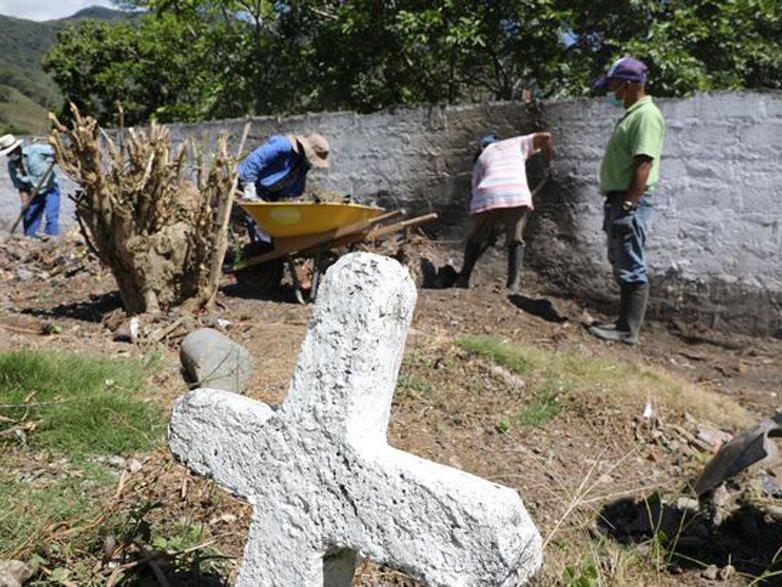 Ülke şokta: Toplu mezar bulundu aralarında çocuklar da var