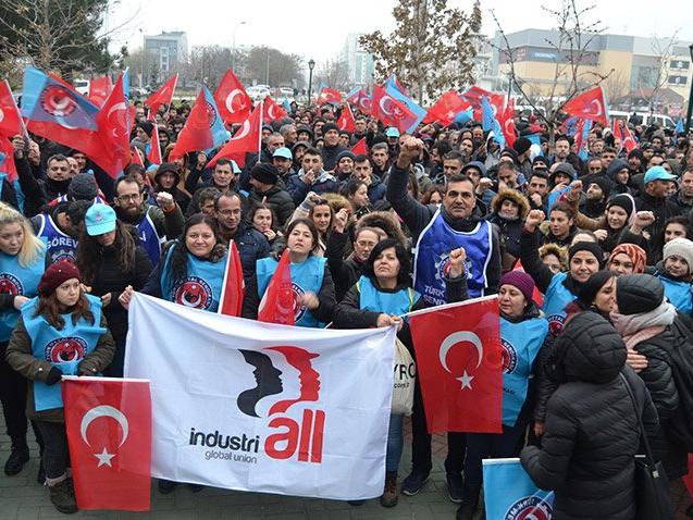 Türk Metal patronları protesto etti
