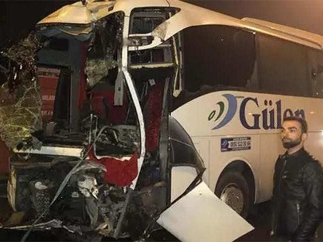 Ankara'da yolcu otobüsü kaza yaptı. Yaralılar var