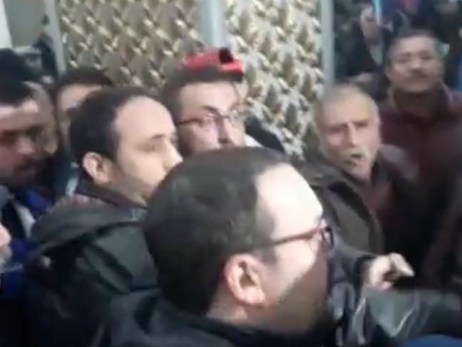 CHP Elazığ kongresinde arbede çıktı