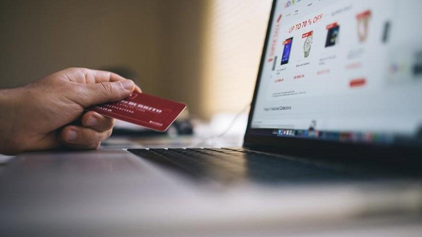 İnternetten yaptığı alışveriş sonrası gözlerine inanamadı!