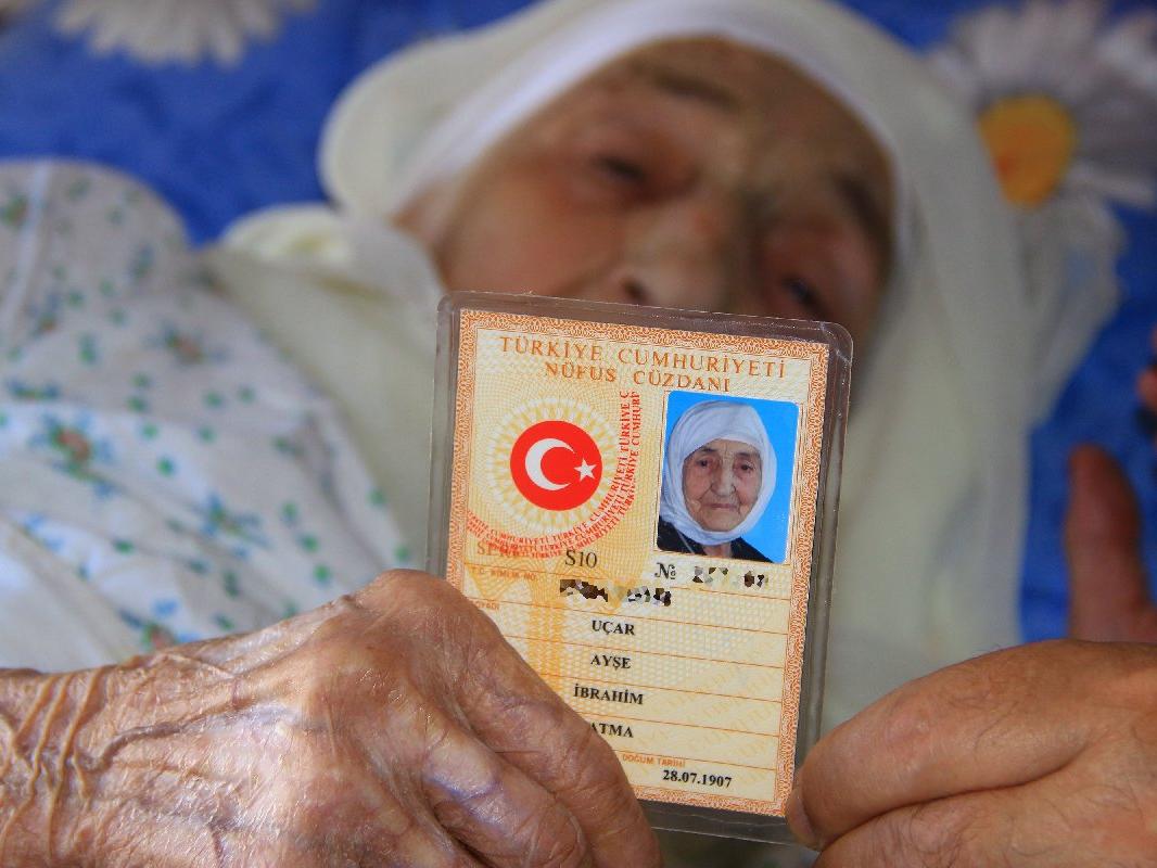 Türkiye'nin en yaşlı insanı hayatını kaybetti