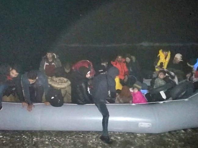 İzmir’de 181 göçmen yakalandı