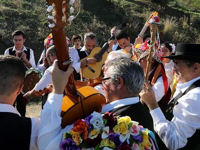 Şarkı ve kostümlerle flamenko kültürünün yaşatıldığı Verdiales Festivali