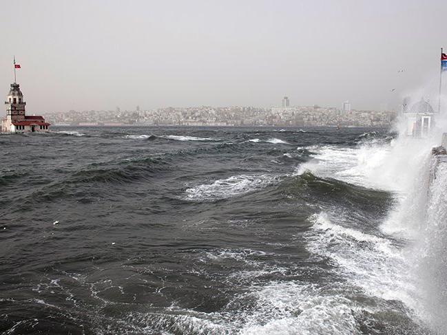 İstanbul'a fırtına ve kuvvetli sağanak yağış uyarısı! Metrekareye 100 kg yağış...