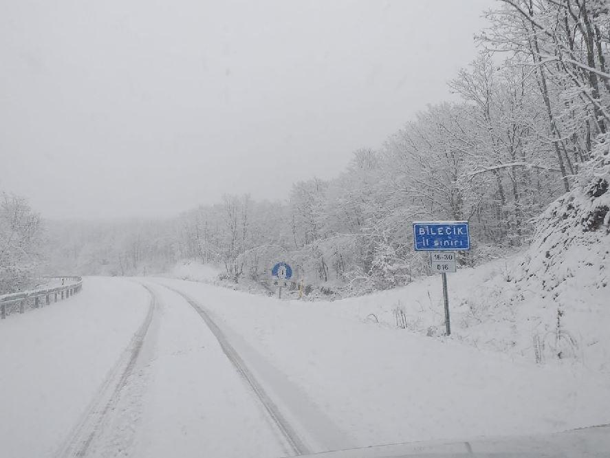 Türkiye kar altında! Yollar kapandı, kar kalınlığı artıyor...