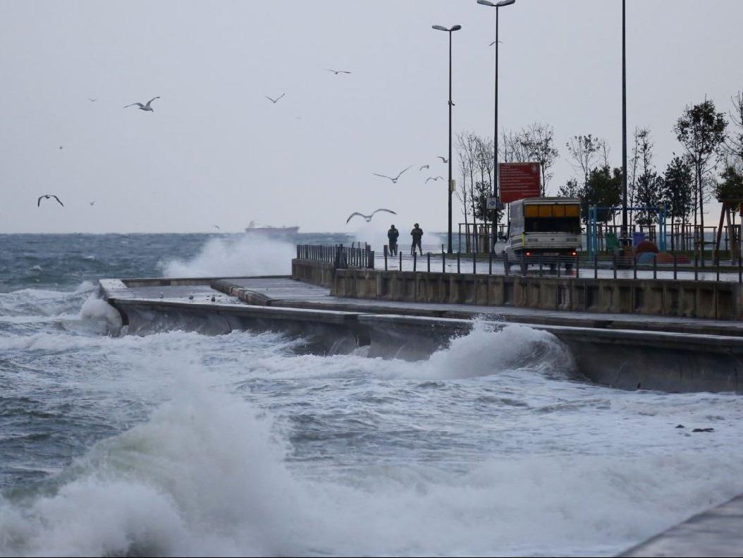 Meteoroloji'den art arda uyarılar geldi! Kar, yağmur, fırtına... İstanbul hava durumu