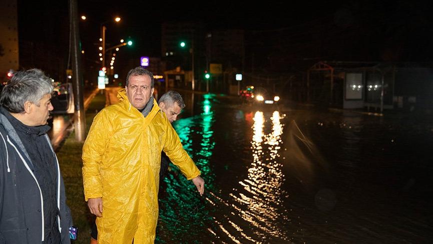 Mersin'de sel felaketi: 1 kişi göçük altında kaldı