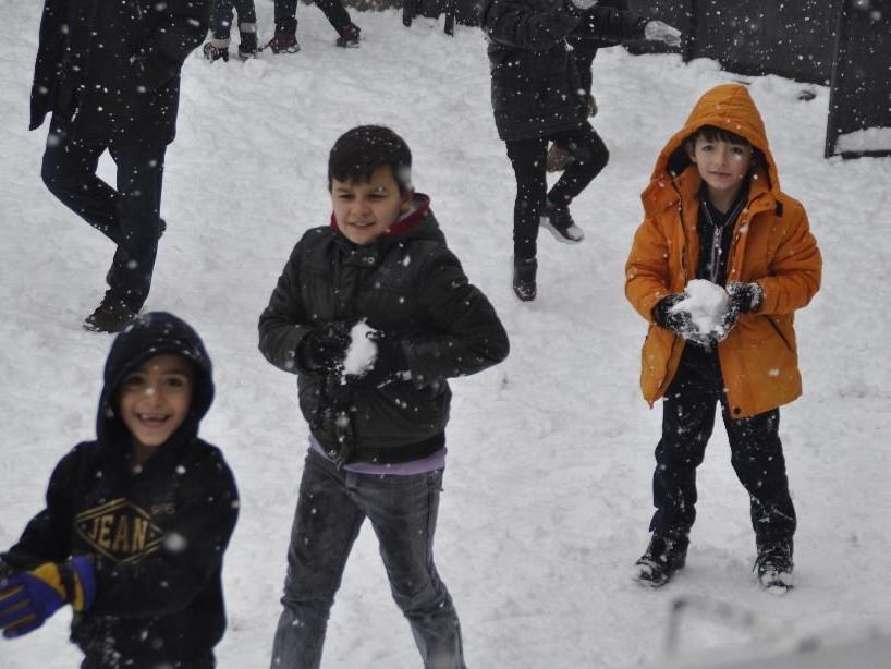 Okullar tatil mi? Kar sebebiyle nerelerde okullar tatil edildi?