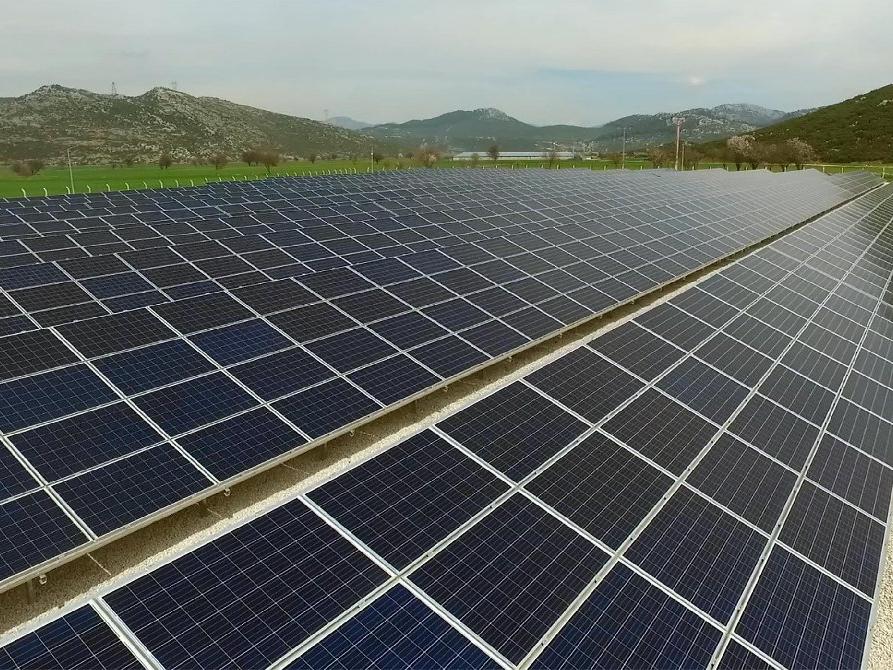 Güneş enerji santrali ile 9 bin 46 çiftçiye enerji desteği
