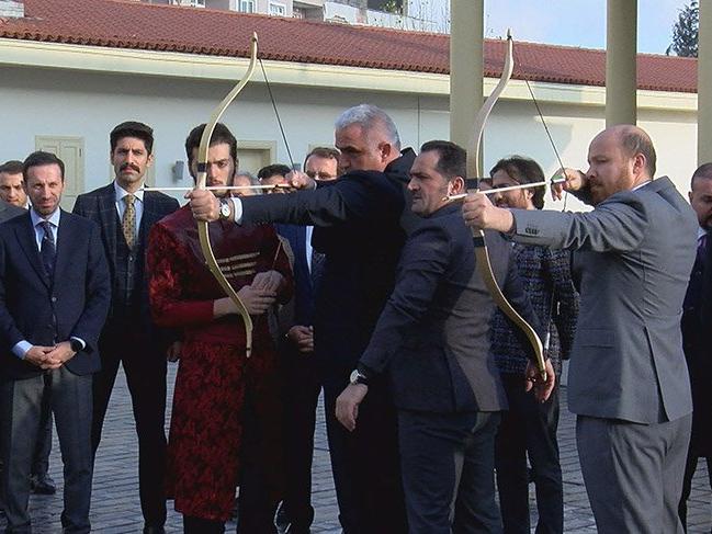 Turizm Bakanı Ersoy'dan Okçular Vakfı'na ziyaret!