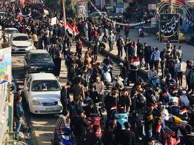 Irak'ta protestolar alevlendi! 2 gazeteci öldürüldü