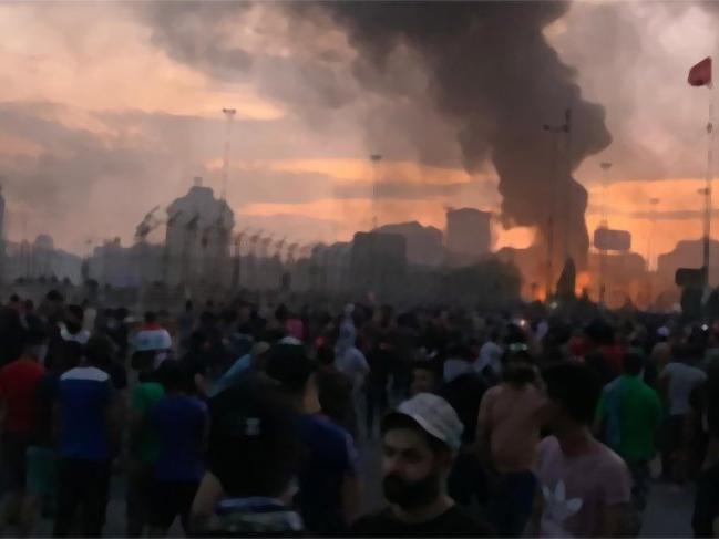 Bağdat’ta güvenlik güçleriyle protestocular arasında çatışma