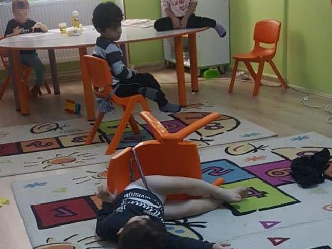 İkizlerin sandalyeye bağlandığı anaokulundan fotoğraf için kurgu iddiası!