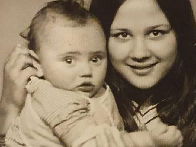 14 yaşında anne olan Safiye Soyman'dan 43 yıllık nostalji
