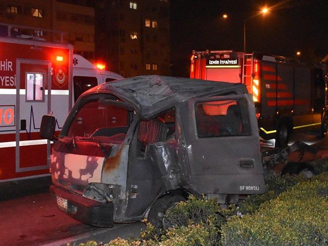 İzmir'de zincirleme kaza: 2'si ağır 3 yaralı!