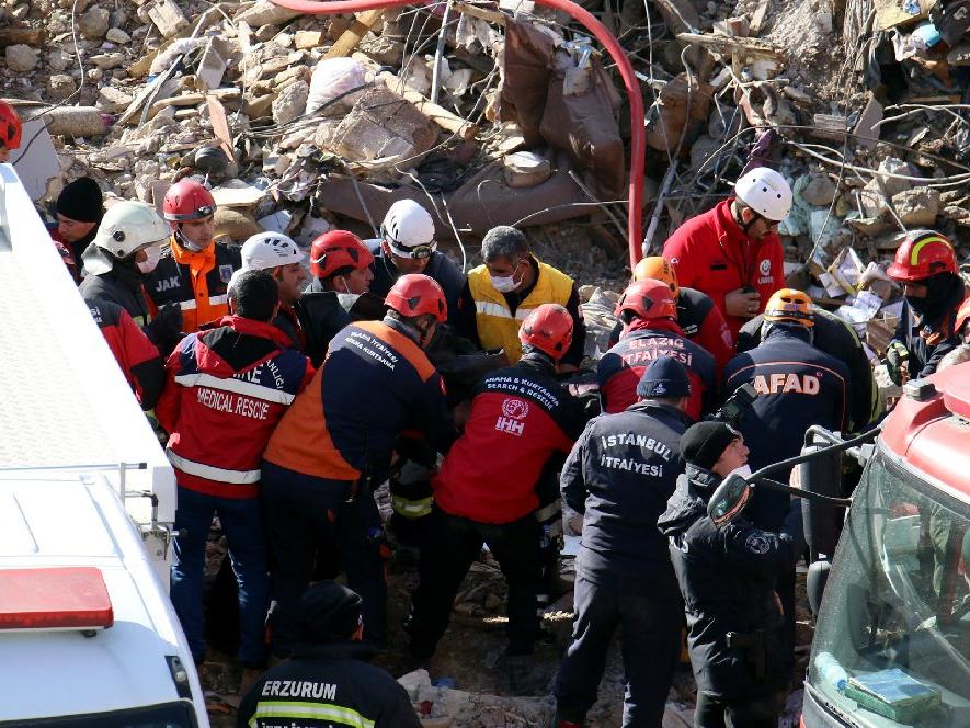 Elazığ depremi: Can kaybı 40'a yükseldi