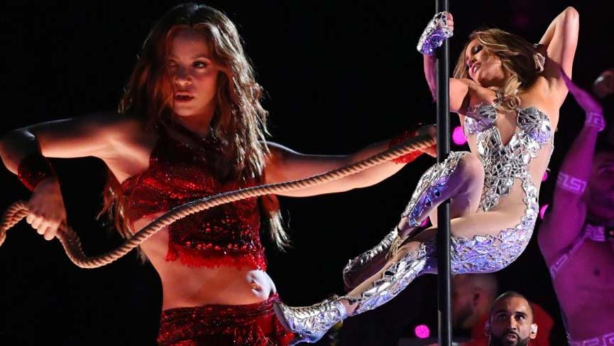 54. Super Bowl'da Shakira ve Jennifer Lopez rüzgarı esti