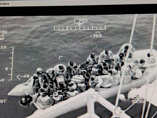 Kuzey Ege'de 43 göçmen kurtarıldı