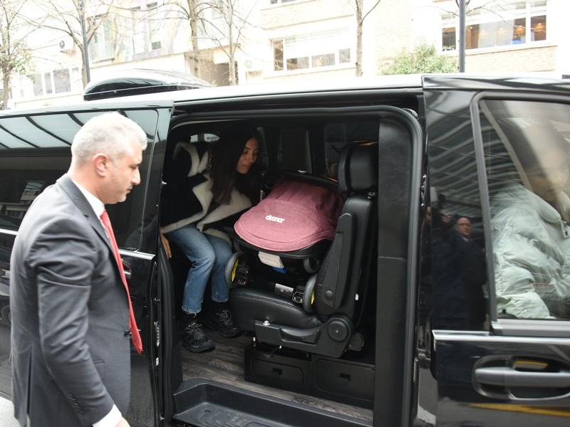 Özlem Ada Şahin çocukları için VIP minibüs aldı