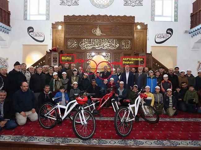 AKP’li belediyeden camide bisiklet şov