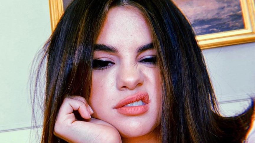 Selena Gomez kozmetik markası çıkardı, sosyal medyada uyanıklık yaptı
