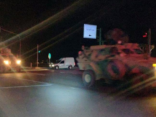 Büyük zırhlı araçlar Suriye sınırında!