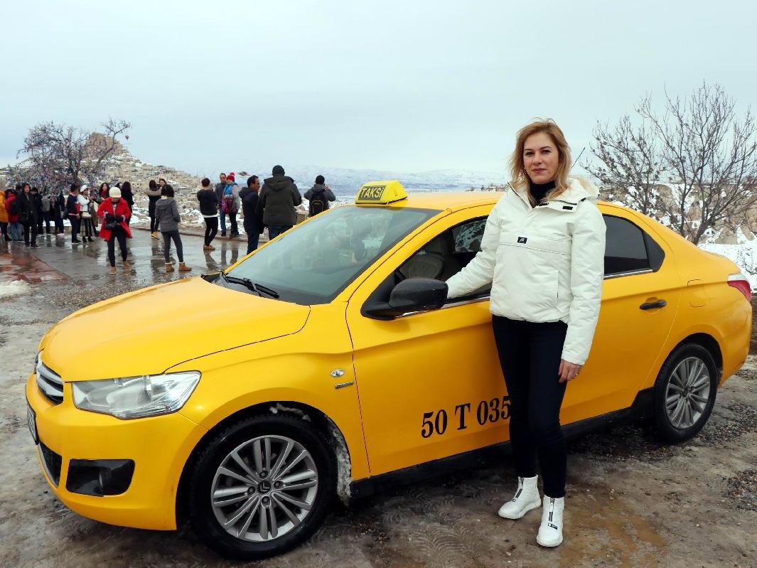 Kapadokya'nın tek kadın taksicisi göreve başladı
