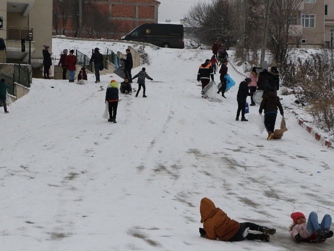 Siirt'te yarın (14 Şubat) okullar tatil mi? Siirt Valiliği'nden kar tatili açıklaması