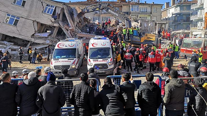 Elazığ'daki binaların hasar tespitleri askıya çıkıyor!