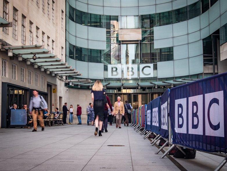 Ülkeyi karıştıran karar: BBC katkı payı kaldırılıyor
