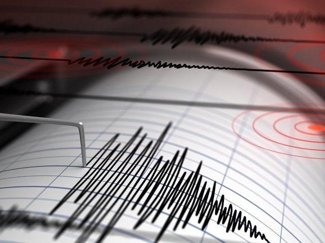 İran’da 5.8 büyüklüğünde deprem!