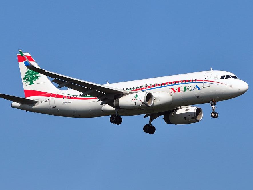 Lübnan'da uçak bileti artık sadece dolarla alınabilecek
