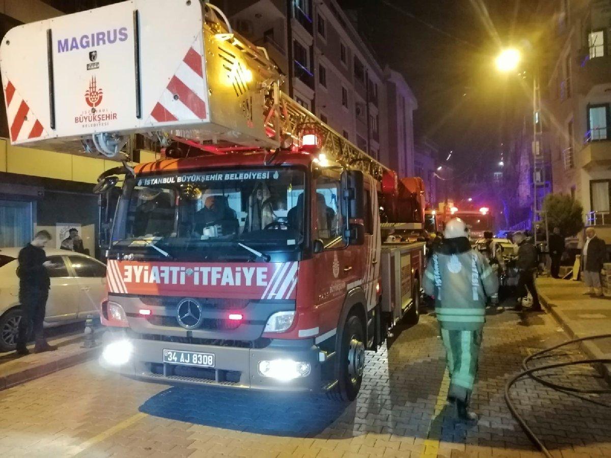 İstanbul'da korkutan yangın! Sokağa döküldüler