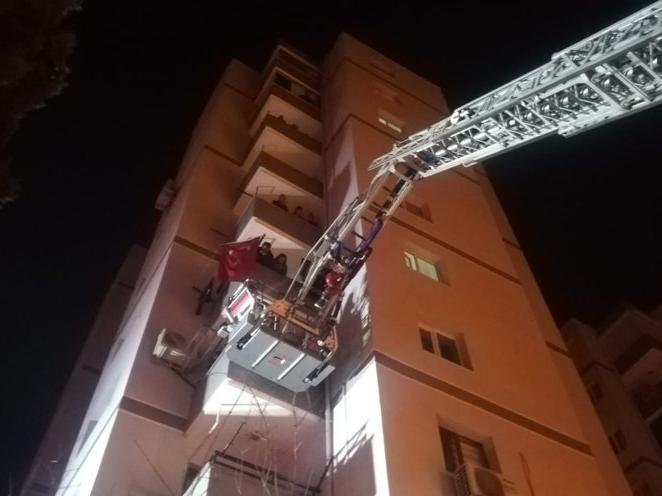 10 katlı apartmanda korkutan yangın!