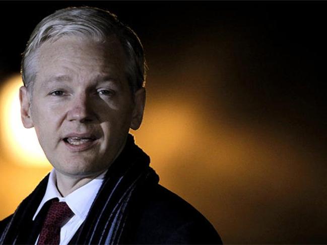 WikiLeaks’in kurucusu Julian Assange hakim karşısında!