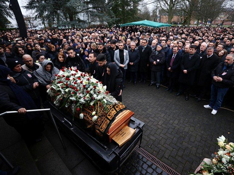 Almanya'daki ırkçı saldırıda yaşamını kaybedenler için cenaze töreni düzenlendi