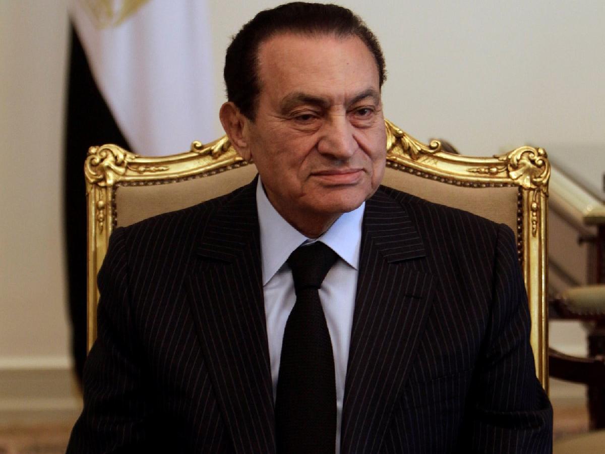 Mısır'ın devrik lideri Hüsnü Mübarek hayatını kaybetti