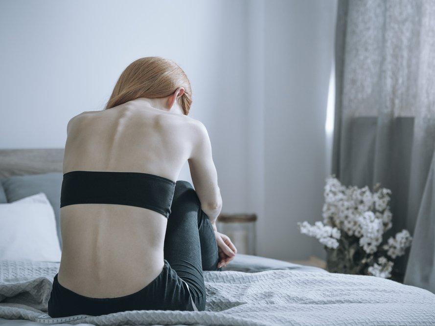 Ergenlikte anoreksiya ve bulimiya belirtileri nelerdir?