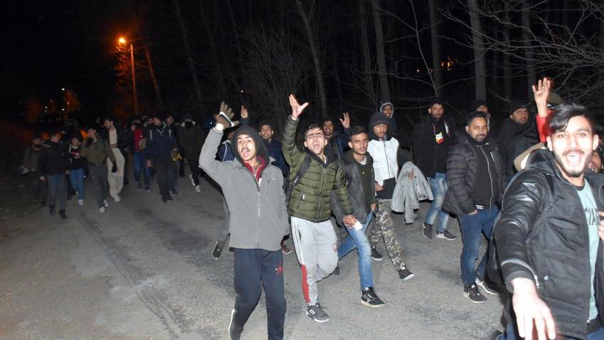 Flaş iddia: Türkiye, mültecilerin Avrupa'ya geçişlerini durdurmama kararı aldı