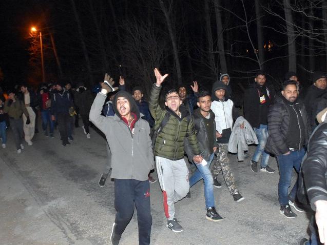 Flaş iddia: Türkiye, mültecilerin Avrupa'ya geçişlerini durdurmama kararı aldı