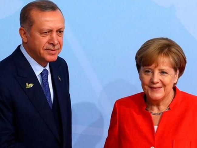 Merkel'den Erdoğan'a mülteci yanıtı!