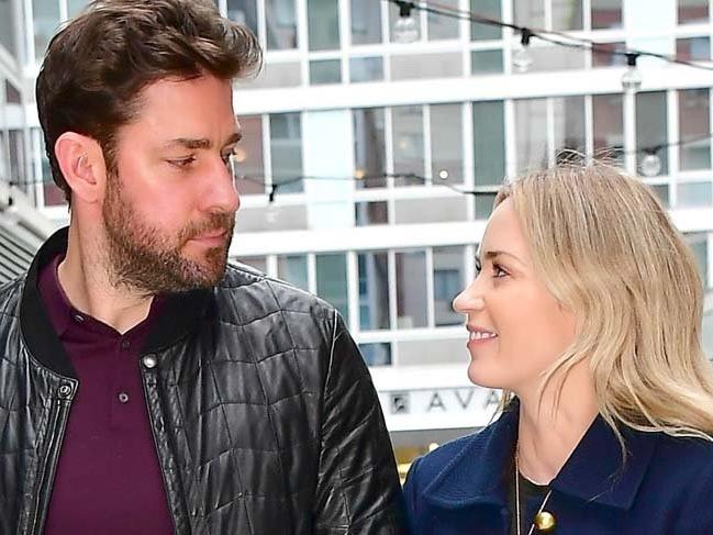 Emily Blunt'ın eşi John Krasinski: "Emily hediye ettiğim mücevherleri bozduruyor"