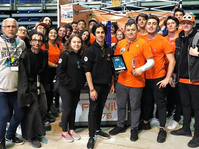Uluslararası robot yarışması FRC'de ödüller sahiplerini buldu